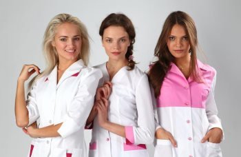 модные медицинские халаты
